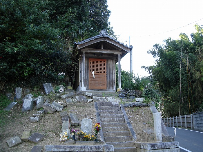 画像:八木の縄とき地蔵