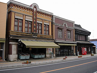 画像:旧石岡市内の看板建築01-看板建築-