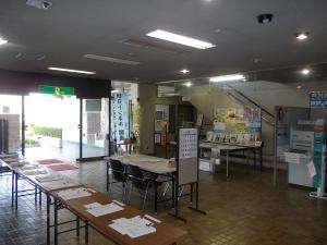 東地区公民館内観