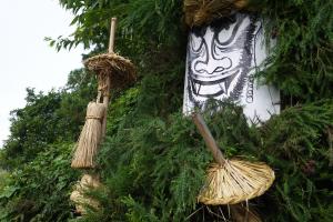 8月16日 ムラの入り口に飾られるダイダラボッチづくり 井関地区 石岡市公式ホームページ