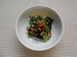 小松菜とひじきの納豆和え