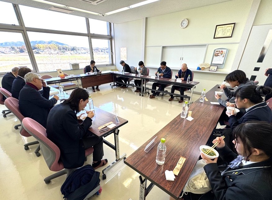 審査会の様子